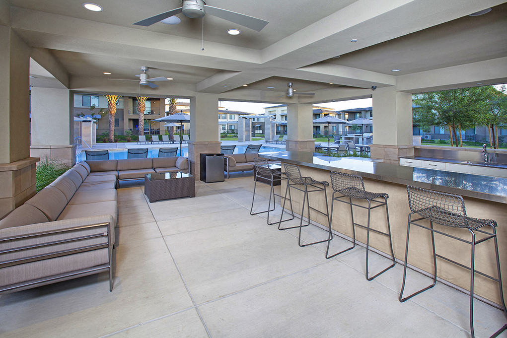 Park Square Bar Area at Park Square at Seven Oaks, Bakersfield, CA, 93311